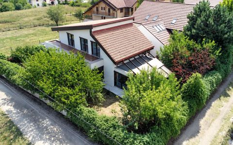 Casă cu 5 camere de vânzare în Mogoșoaia