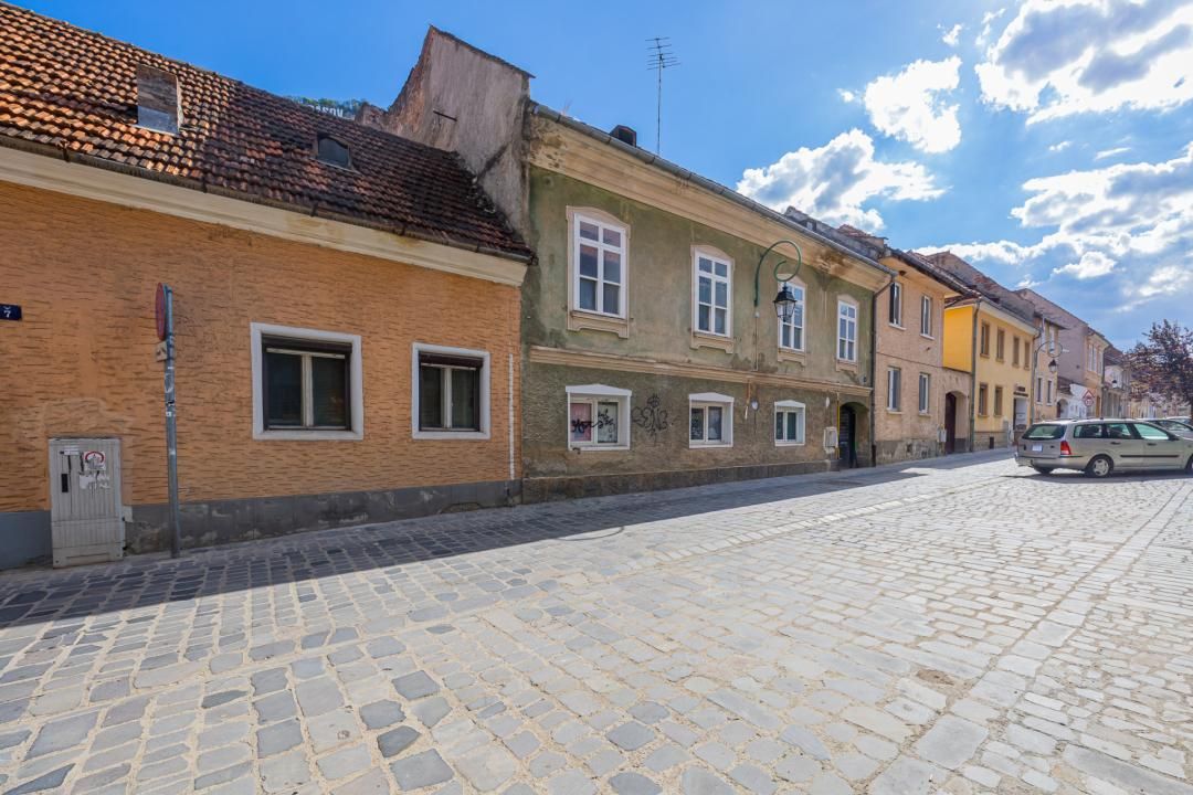 Casă cu 10 camere de vânzare în Ultracentral, Brașov – fotografia 3 din 30