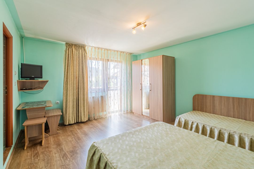 Casă cu 10 camere de vânzare în Râșnov – fotografia 11 din 35