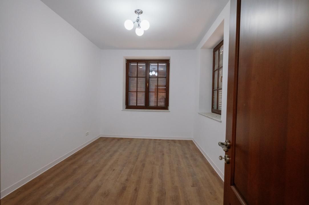 Casă cu 4 camere de vânzare în Central, Ștefănești – fotografia 3 din 64