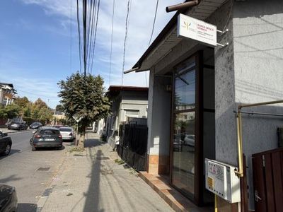 Spațiu comercial cu 6 camere de vânzare în Central, Giurgiu – fotografia 3 din 17