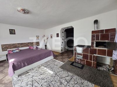 Casă cu 5 camere de vânzare în Vurpar – fotografia 3 din 26
