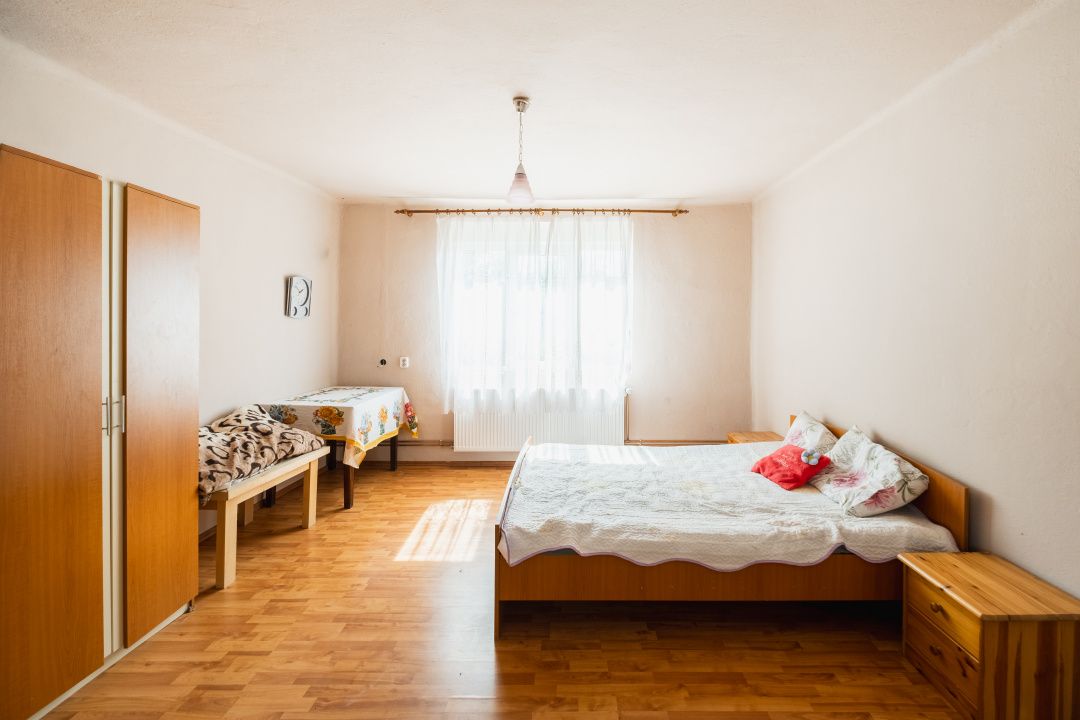 Casă cu 6 camere de vânzare în Jebel – fotografia 5 din 22