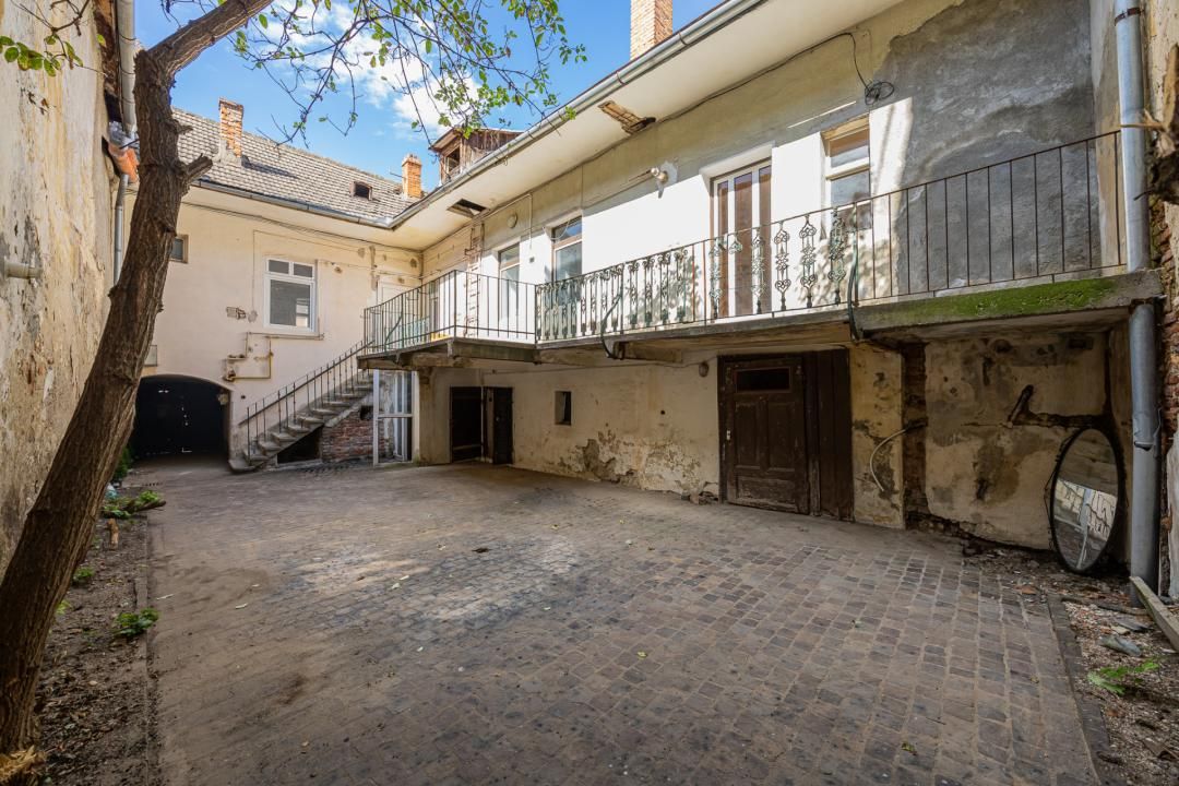 Casă cu 10 camere de vânzare în Ultracentral, Brașov – fotografia 8 din 30