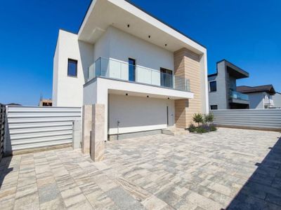 Casă cu 4 camere de vânzare în Tunari – fotografia 3 din 15