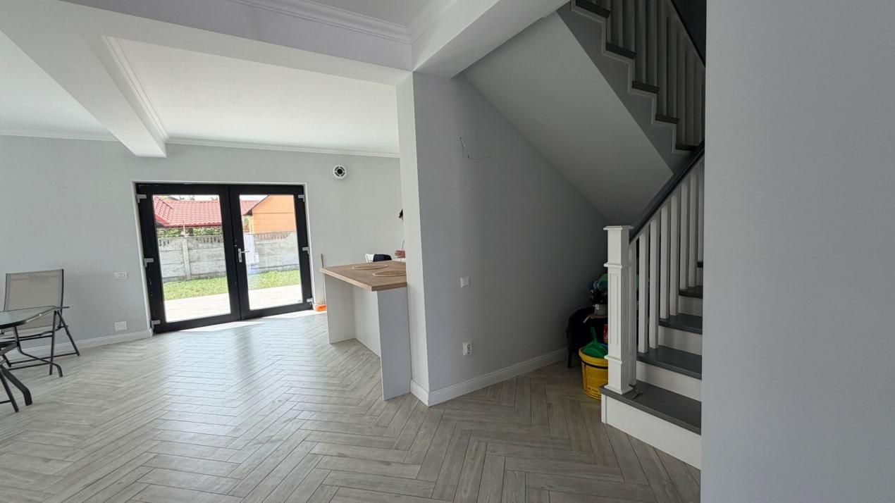Casă cu 5 camere de vânzare în Exterior Est, Moșnița Veche – fotografia 7 din 26