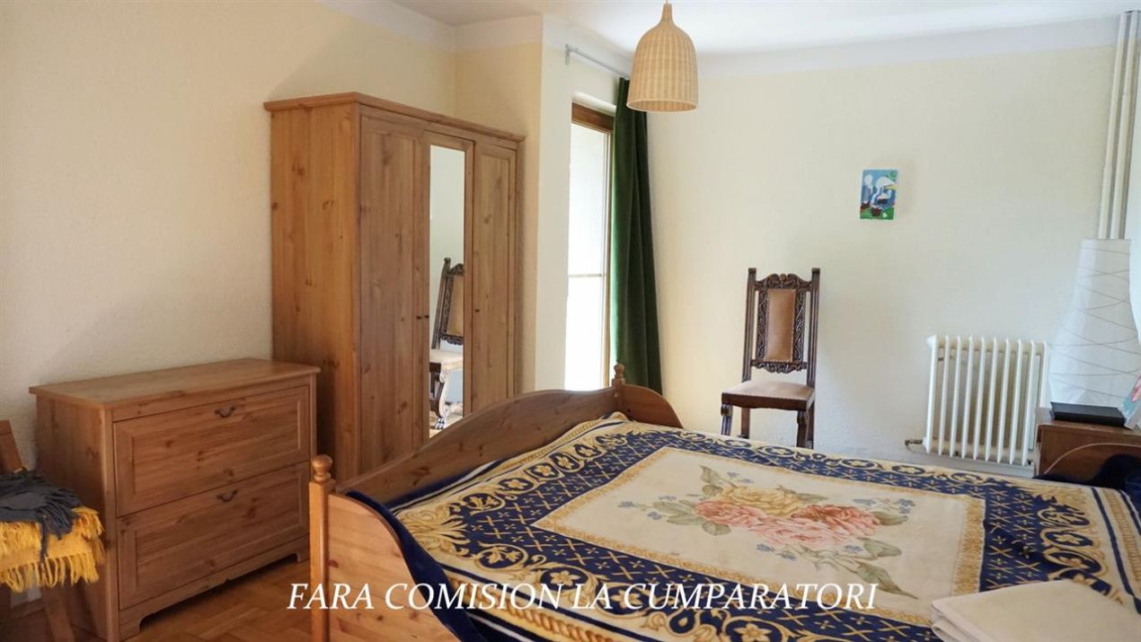 Casă cu 7 camere de vânzare în Daesti – fotografia 16 din 44