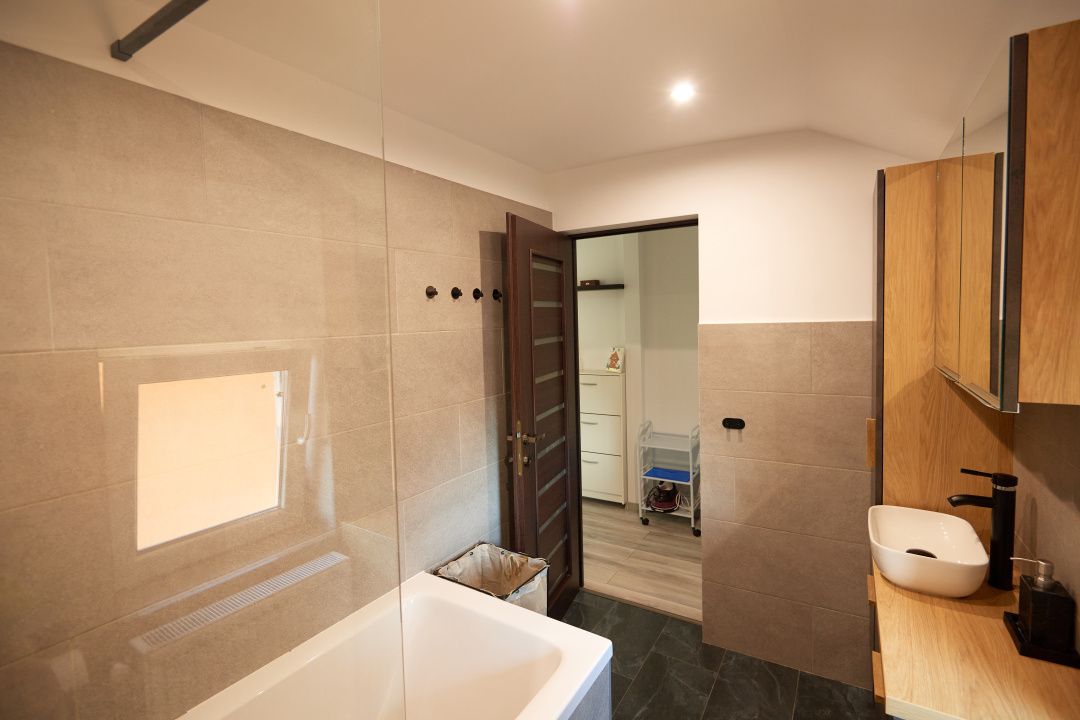 Casă cu 4 camere de vânzare în Avram Iancu, Florești – fotografia 9 din 19