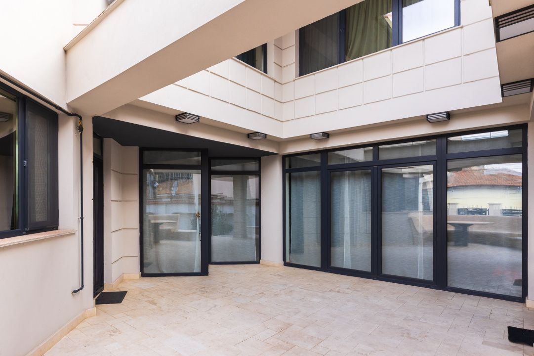 Casă cu 11 camere de vânzare în Faleza Nord, Constanța – fotografia 27 din 31
