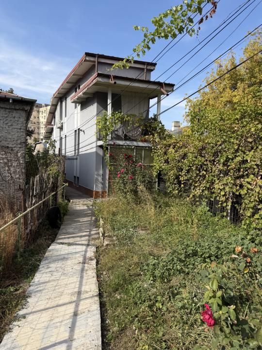 Spațiu comercial cu 6 camere de vânzare în Central, Giurgiu – fotografia 4 din 17