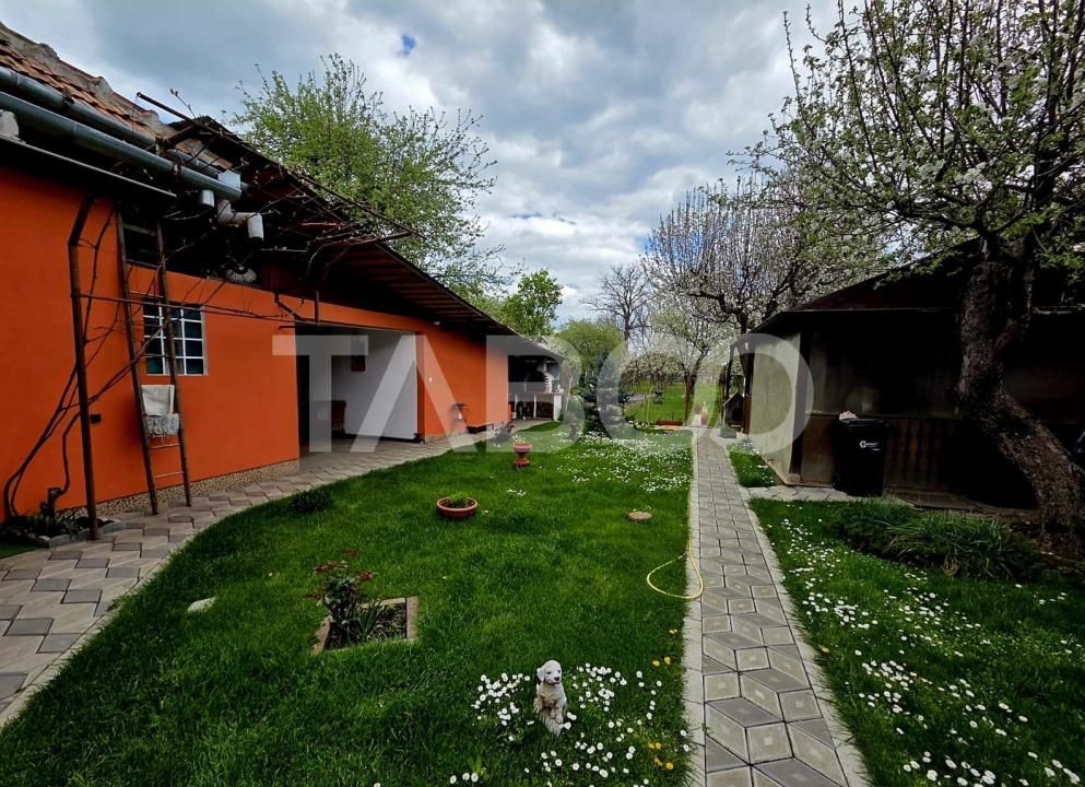 Casă cu 3 camere de vânzare în Beclean – fotografia 2 din 16