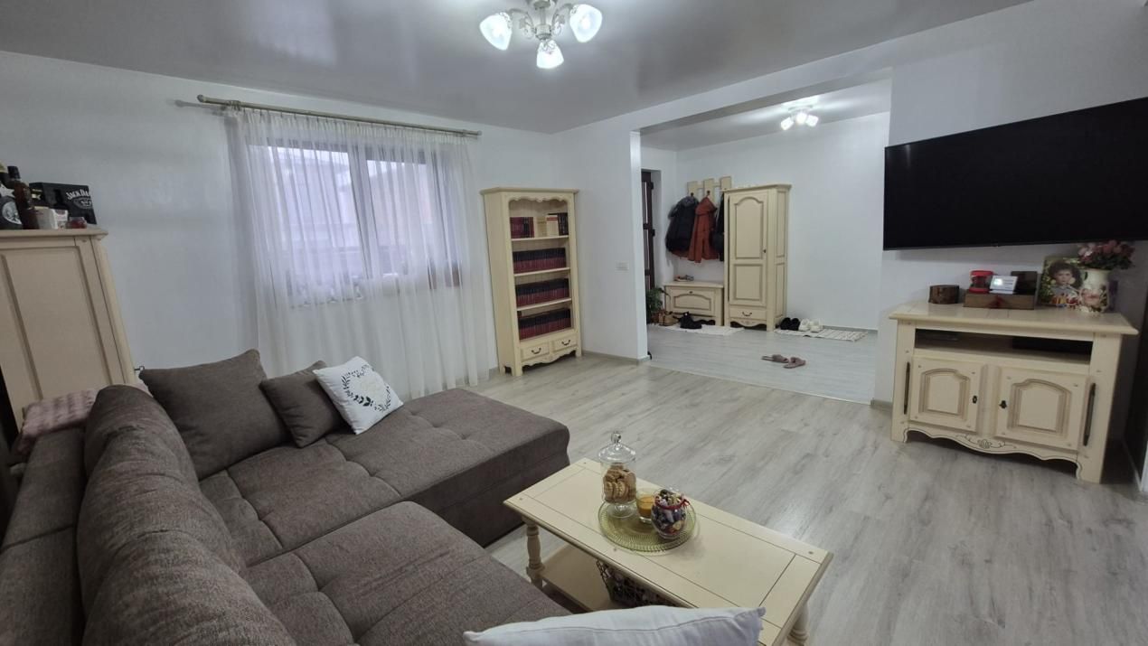Casă cu 3 camere de vânzare în Central, Geamana – fotografia 10 din 17