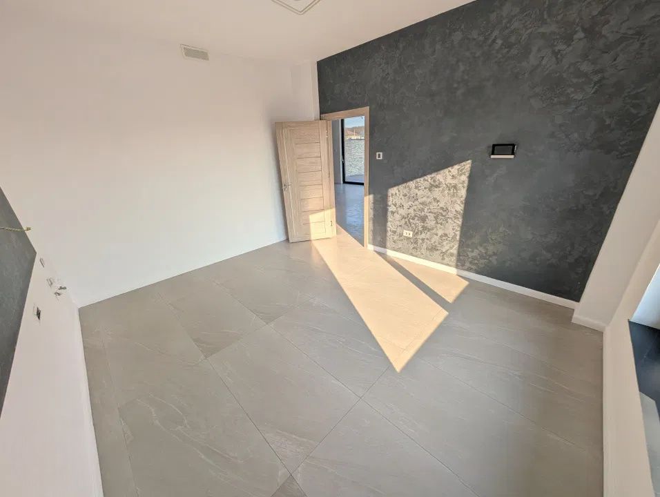 Casă cu 6 camere de vânzare în Voluntari – fotografia 21 din 35