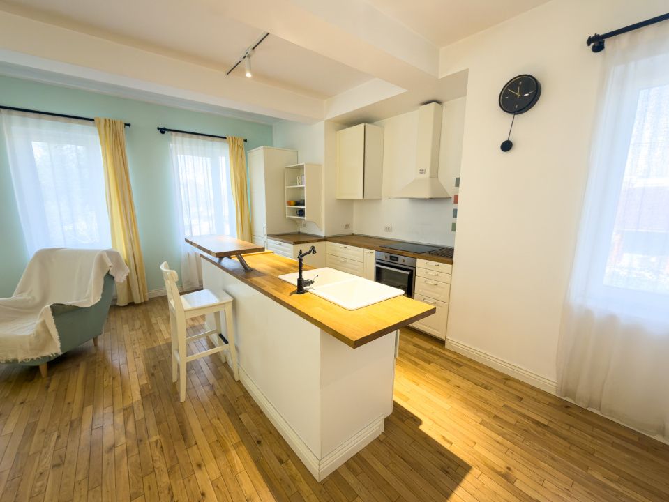 Casă cu 10 camere de vânzare în Mamaia-Sat – fotografia 6 din 34