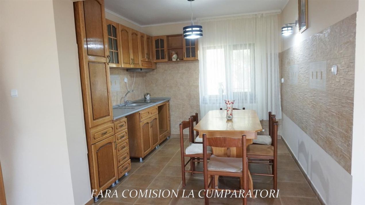 Casă cu 6 camere de vânzare în Berislavesti – fotografia 11 din 41