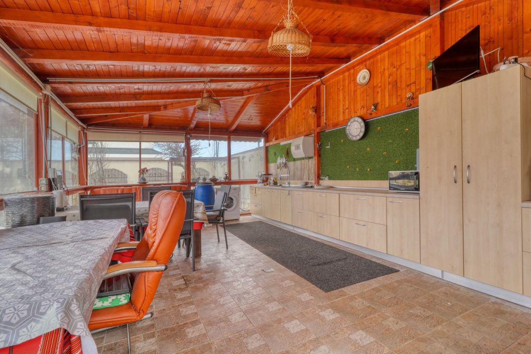 Casă cu 8 camere de vânzare în Mogoșoaia – fotografia 12 din 24