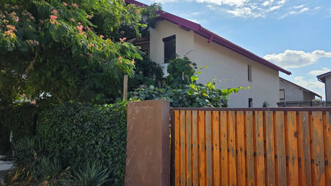 Casă cu 4 camere de vânzare în Lazu – fotografia 14 din 26