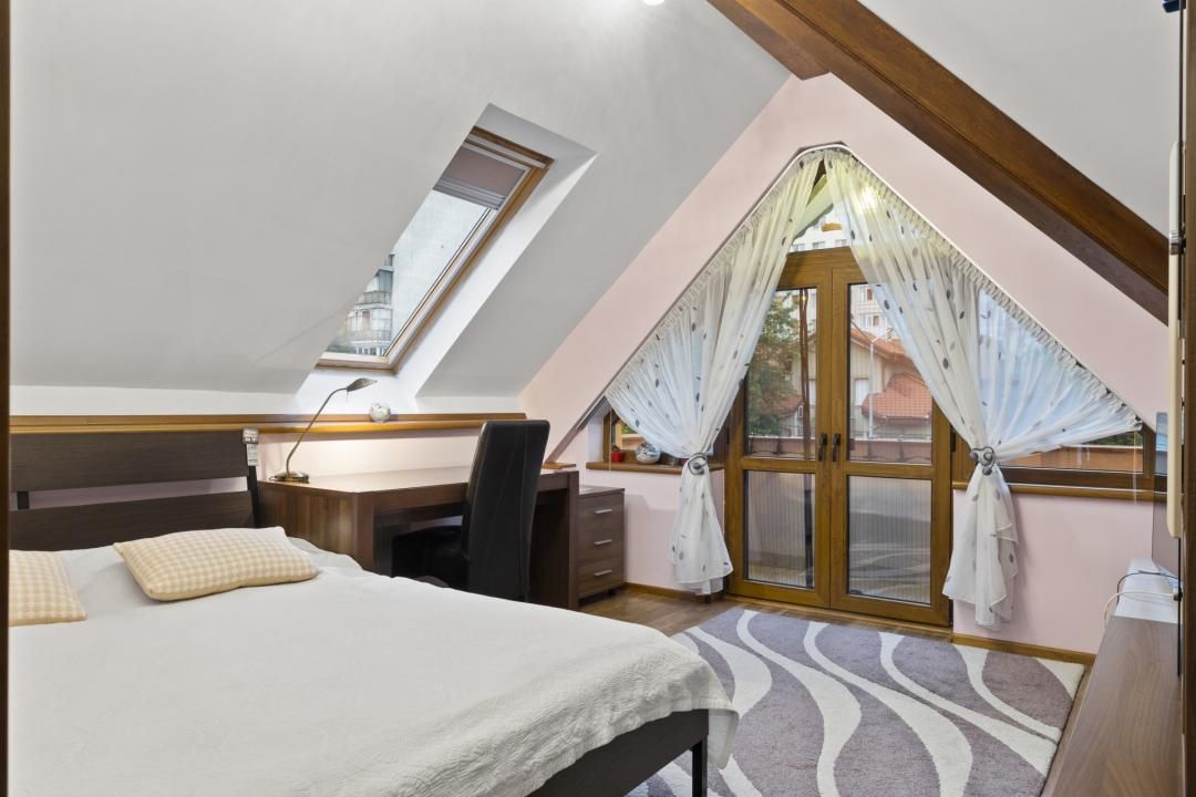 Casă cu 8 camere de vânzare în Vatra Luminoasa, București – fotografia 25 din 38