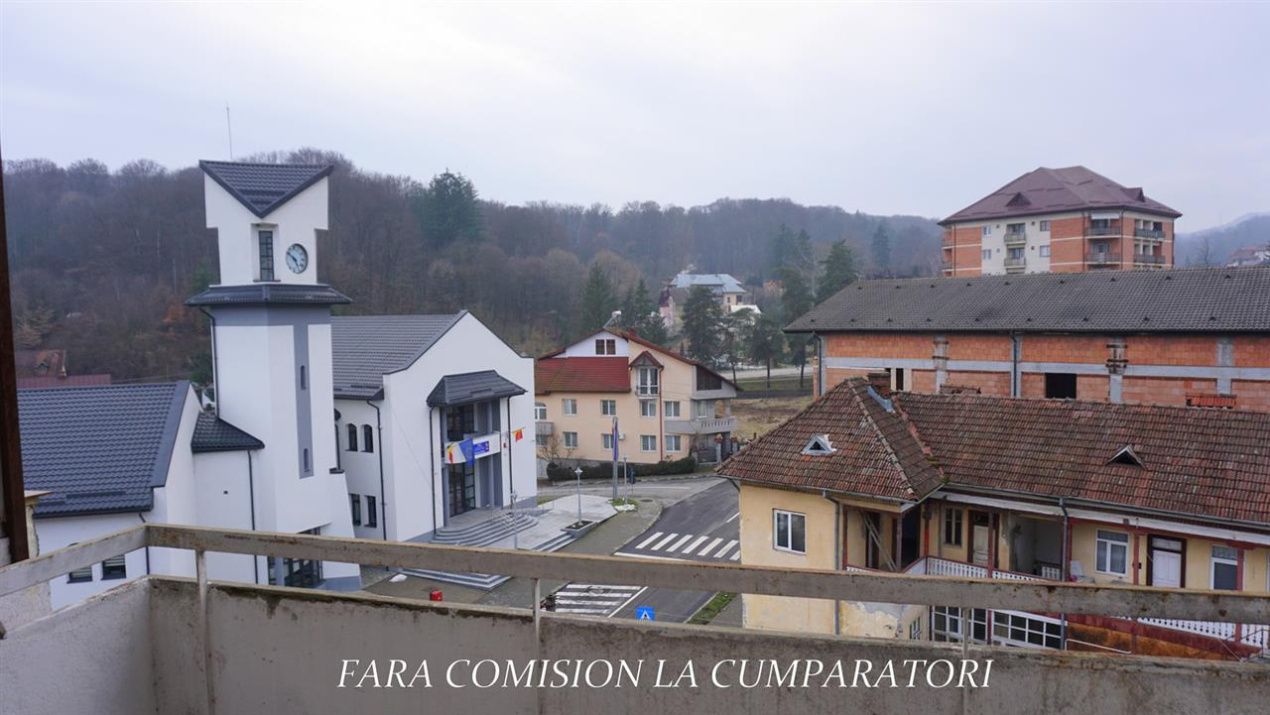 Apartament cu 3 camere de vânzare în Central, Baile Govora – fotografia 2 din 20
