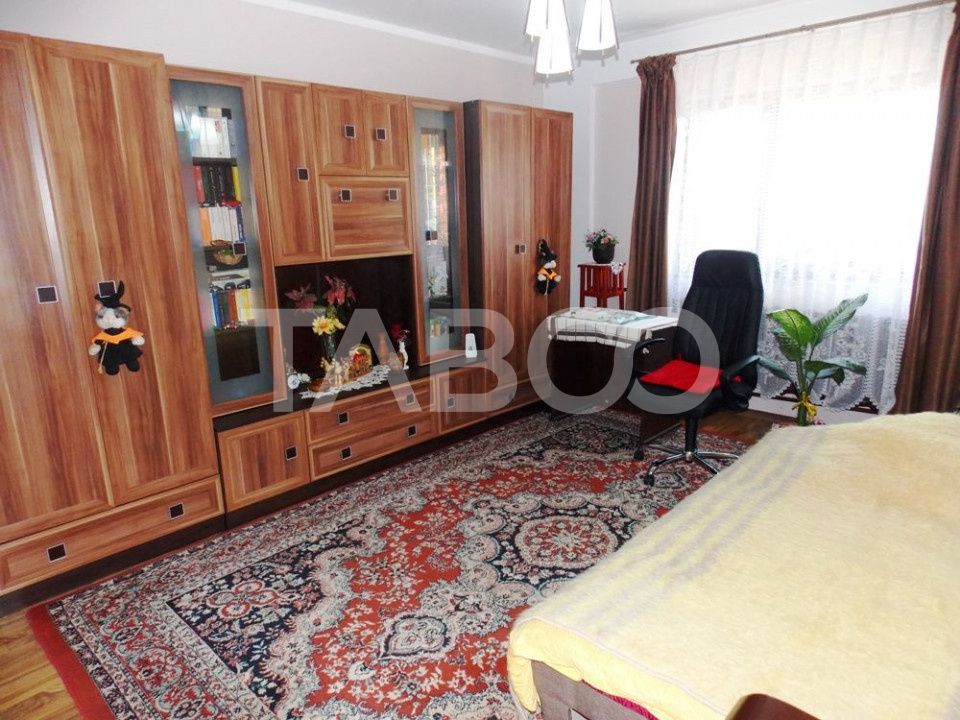 Casă cu 6 camere de vânzare în Gusterita, Sibiu – fotografia 3 din 23