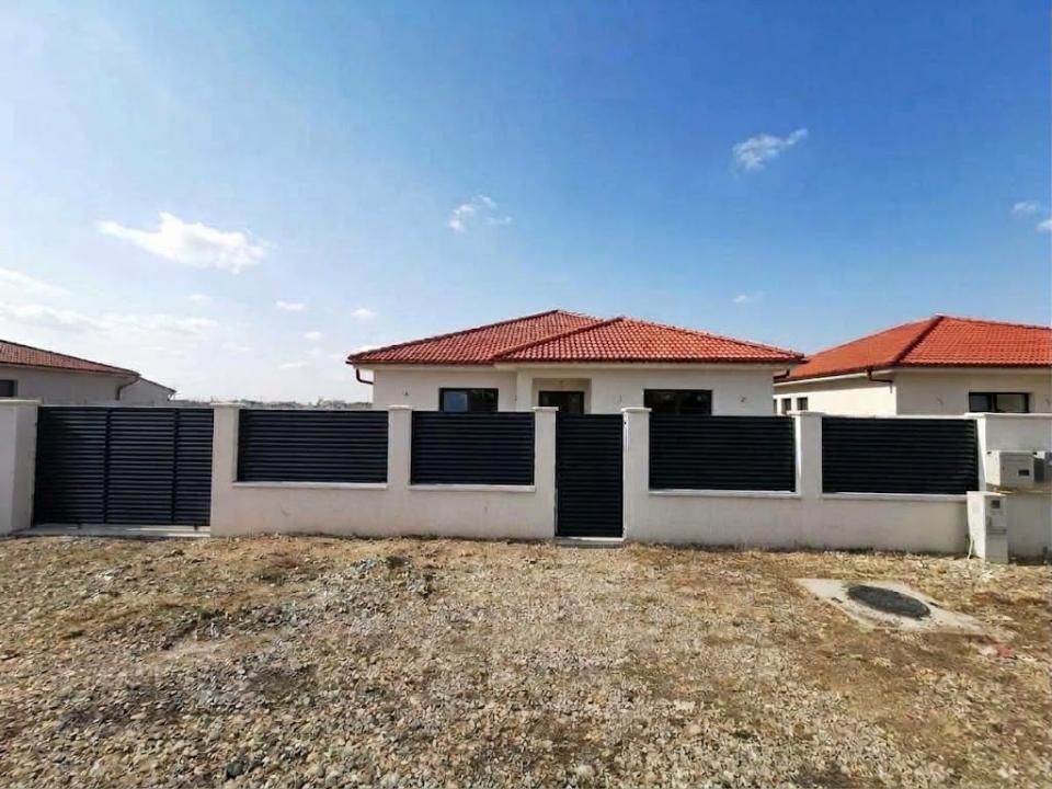 Casă cu 4 camere de vânzare în Sântandrei – fotografia 2 din 11