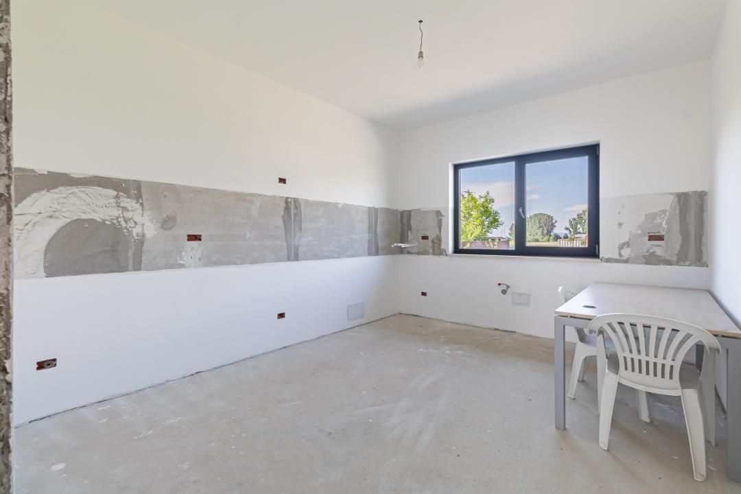 Casă cu 4 camere de vânzare în Sânpetru – fotografia 3 din 13