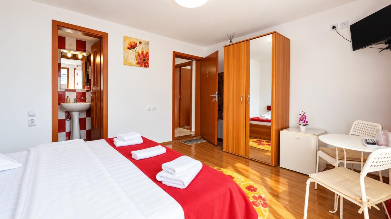 Casă cu 11 camere de vânzare în Central, Bușteni – fotografia 26 din 40