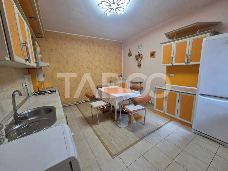 Casă cu 3 camere de vânzare în Beclean – fotografia 13 din 16