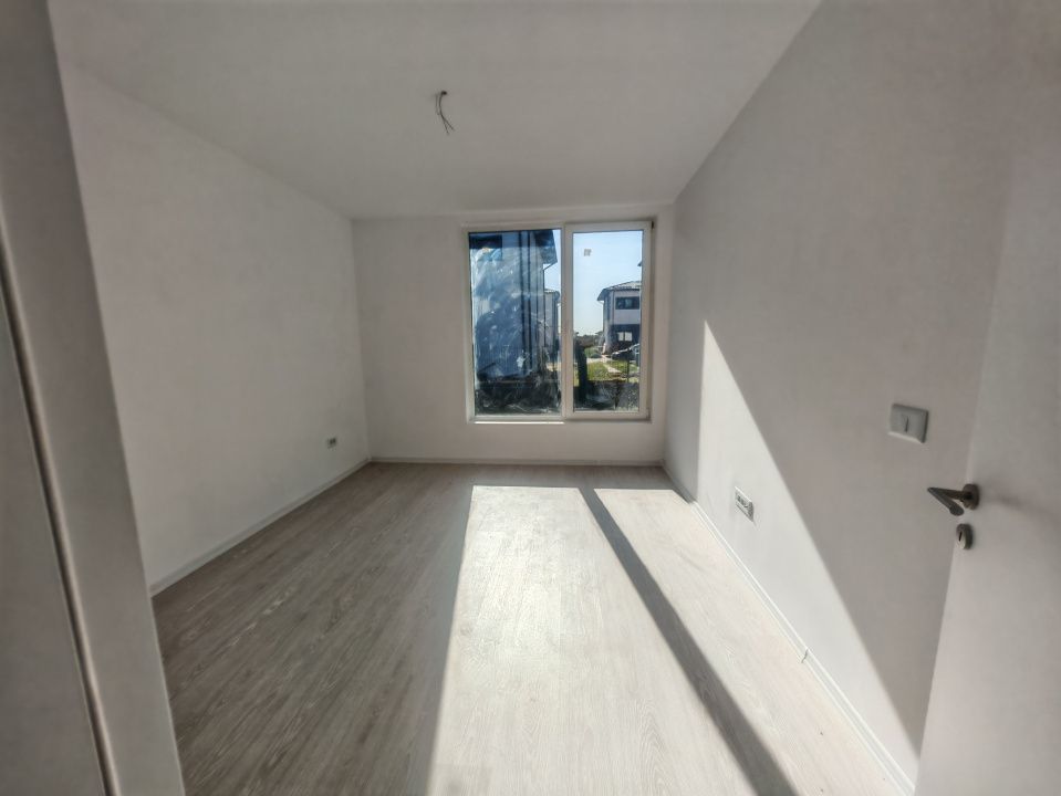 Casă cu 4 camere de vânzare în Central, Tunari – fotografia 17 din 18