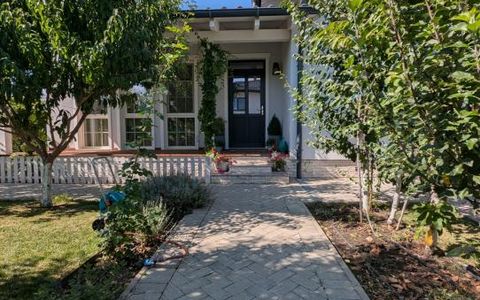 Casă cu 4 camere de vânzare în Nicolina, Iași