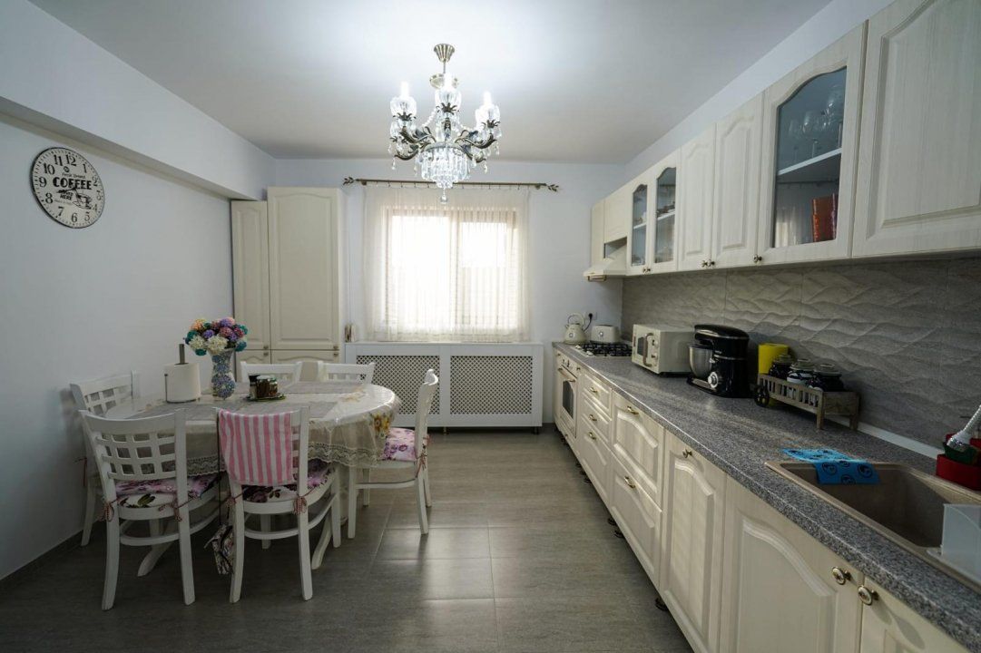 Casă cu 4 camere de vânzare în Domnești – fotografia 6 din 13