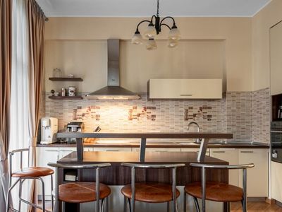 Casă cu 7 camere de vânzare în Ferdinand, București – fotografia 3 din 25