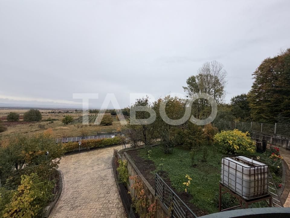 Casă cu 7 camere de vânzare în Berivoi – fotografia 16 din 29