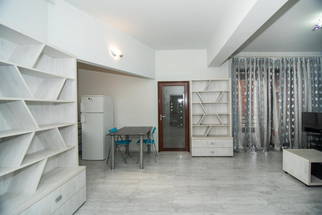Apartament cu 2 camere de închiriat în Central, Pitești – fotografia 3 din 8