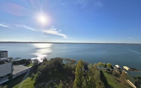 Apartament cu 4 camere de vânzare în Central, Mamaia