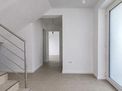 Casă cu 4 camere de vânzare în Tractorul, Brașov – fotografia 4 din 25