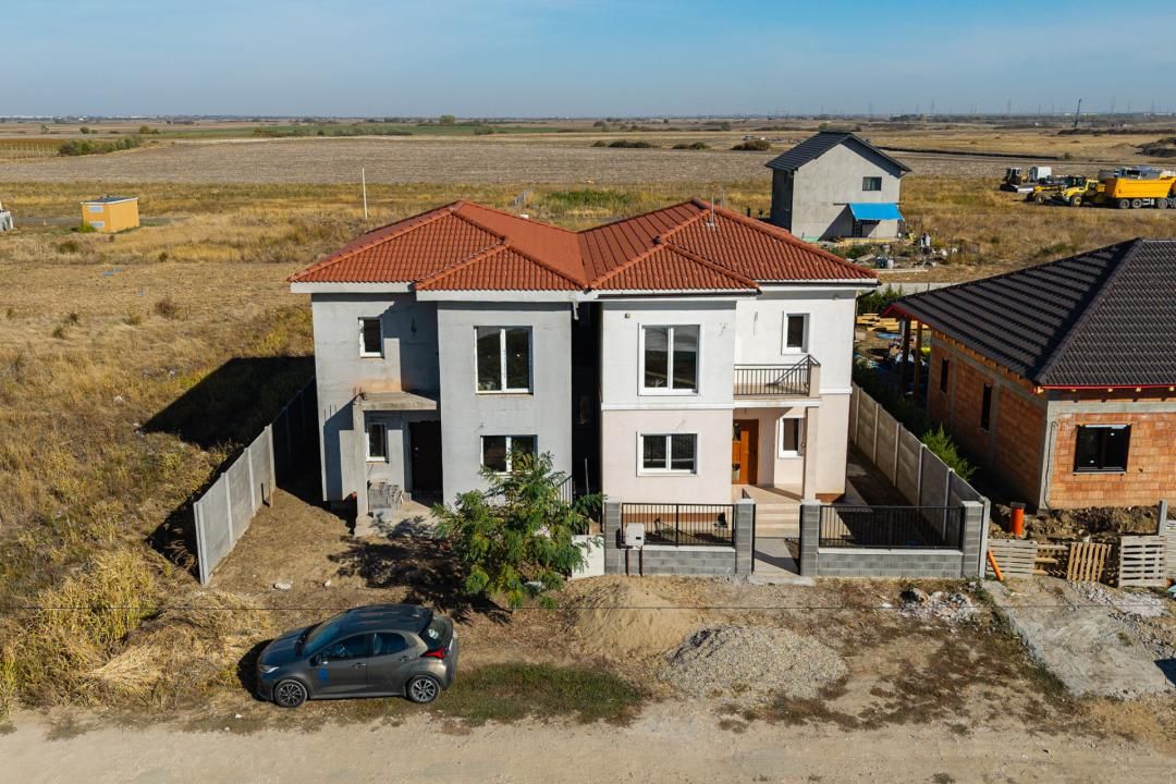 Casă cu 5 camere de vânzare în Săcălaz – fotografia 1 din 43
