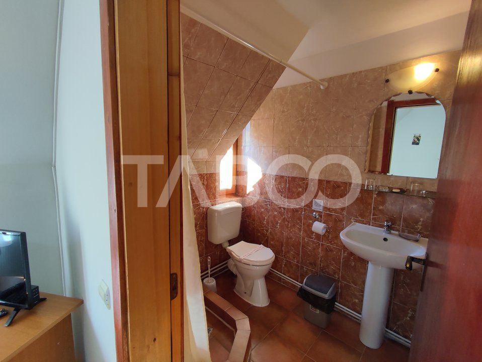 Hotel / pensiune cu 9 camere de vânzare în Fantanele – fotografia 22 din 35