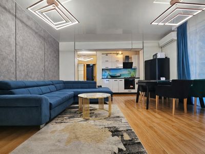 Apartament cu 2 camere de vânzare în Est, Mamaia-Sat – fotografia 2 din 14