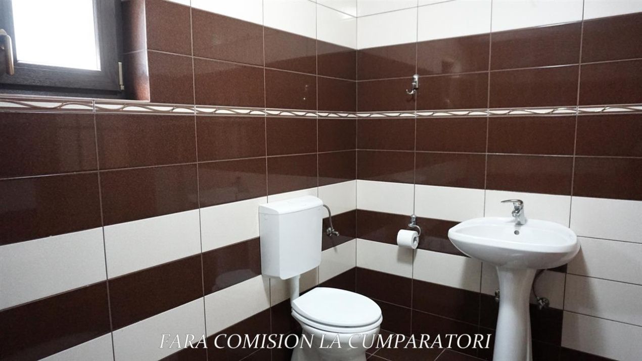 Casă cu 6 camere de vânzare în Berislavesti – fotografia 13 din 41