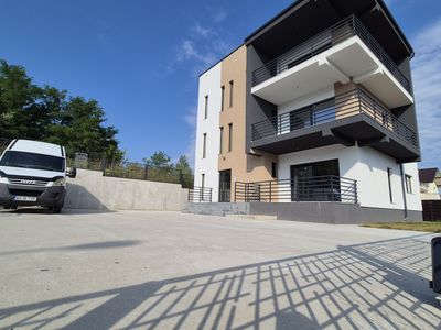 Casă cu 9 camere de vânzare în Gavana, Pitești – fotografia 4 din 4