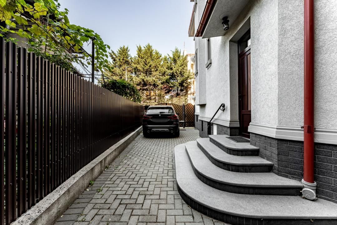 Casă cu 7 camere de vânzare în Ferdinand, București – fotografia 8 din 25