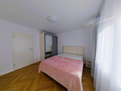 Apartament cu 3 camere de închiriat în Noua, Brașov – fotografia 4 din 11