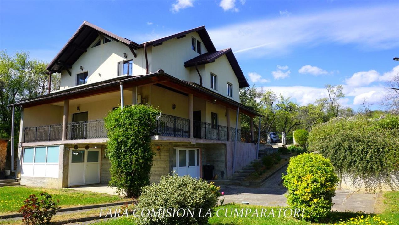 Casă cu 6 camere de vânzare în Berislavesti – fotografia 5 din 41