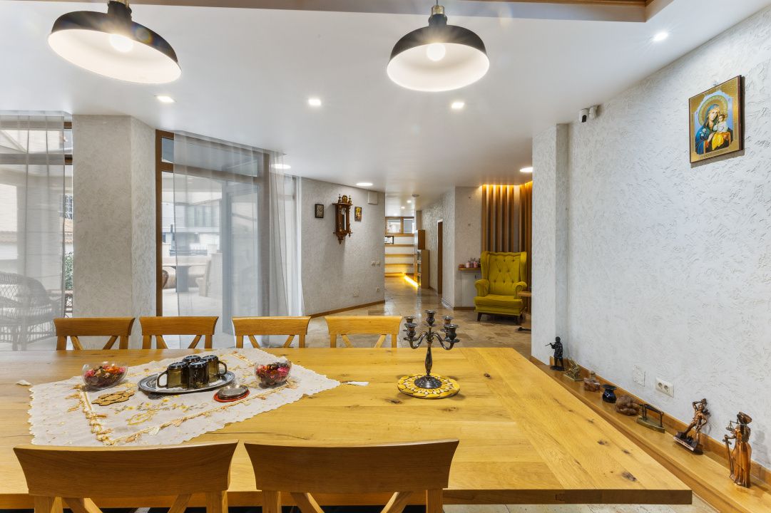 Casă cu 11 camere de vânzare în Faleza Nord, Constanța – fotografia 4 din 31