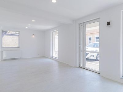 Spațiu comercial cu 2 camere de închiriat în Brasovul Vechi, Brașov – fotografia 5 din 8