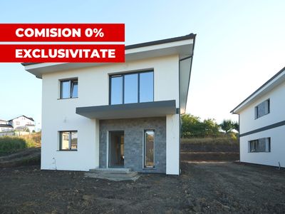 Casă cu 5 camere de vânzare în Campenesti – fotografia 2 din 26