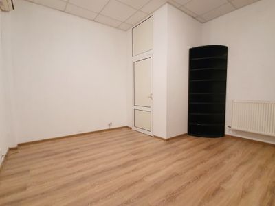Spațiu de birouri cu 7 camere de vânzare în Calea Calarasilor, București – fotografia 5 din 11