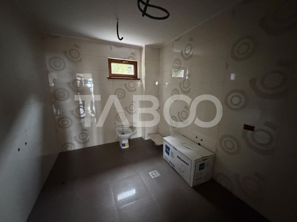 Casă cu 7 camere de vânzare în Berivoi – fotografia 7 din 29