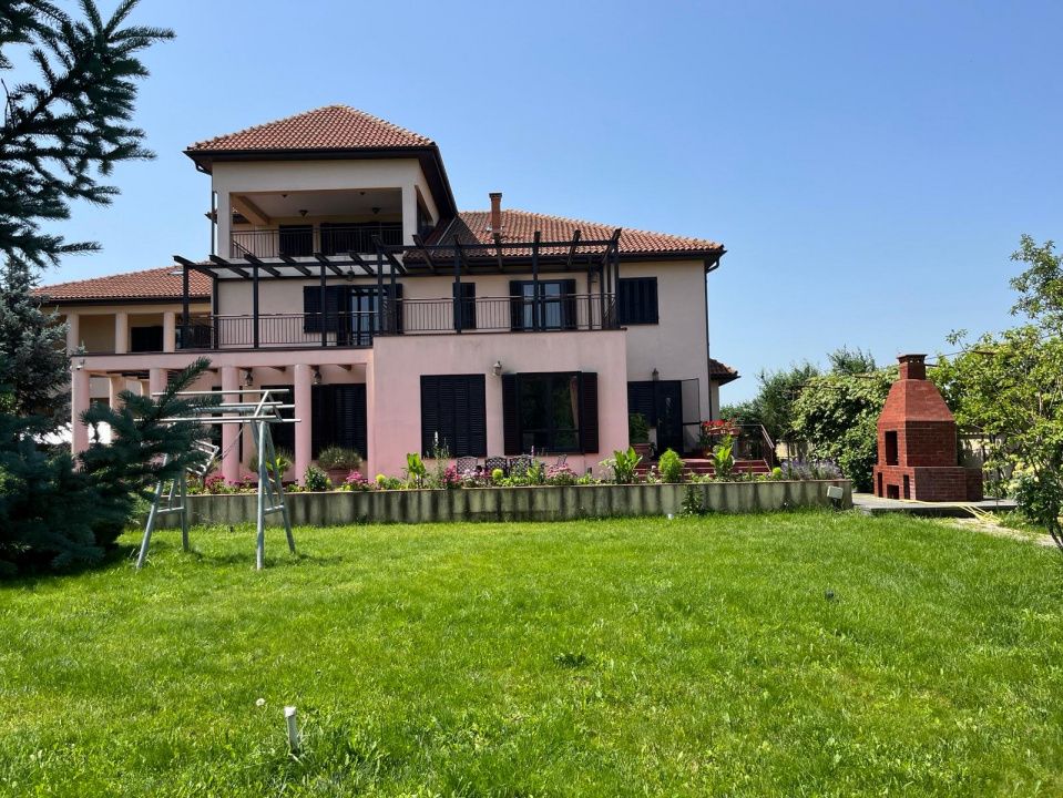Casă cu 13 camere de vânzare în Exterior Est, Crevedia – fotografia 25 din 54
